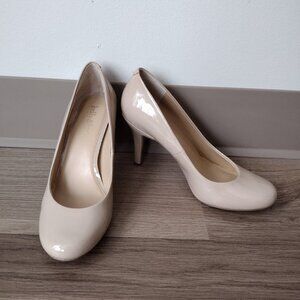 Kelly & Katie Isabel Glossy Patent Nude Heels – Size 8M